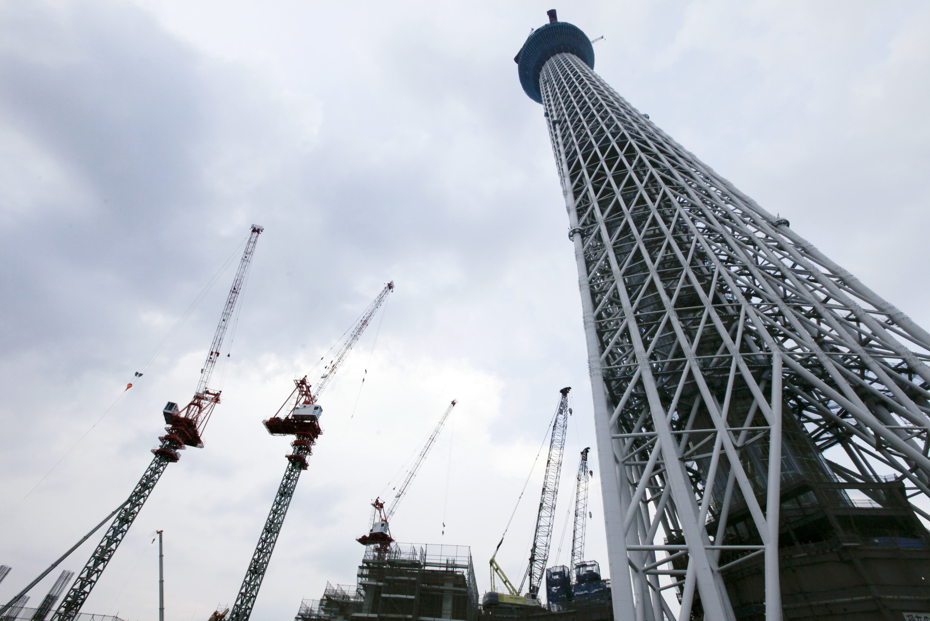 Tokyo Skytree ketika dibangun pada Agustus 2010